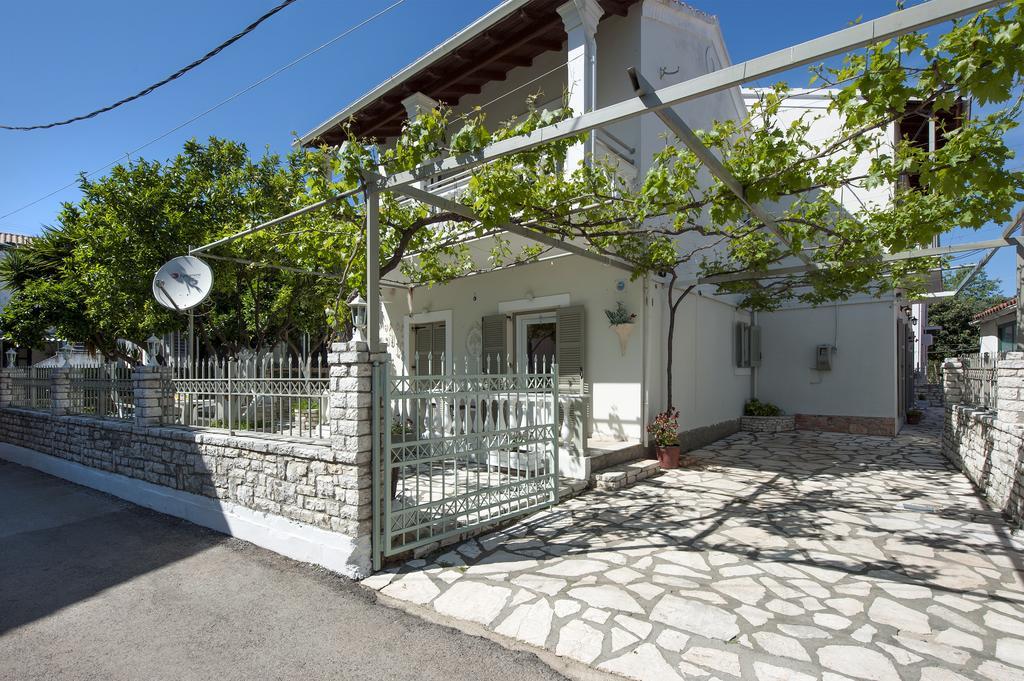 The Orange Garden Apartment Kassiopi Exterior foto