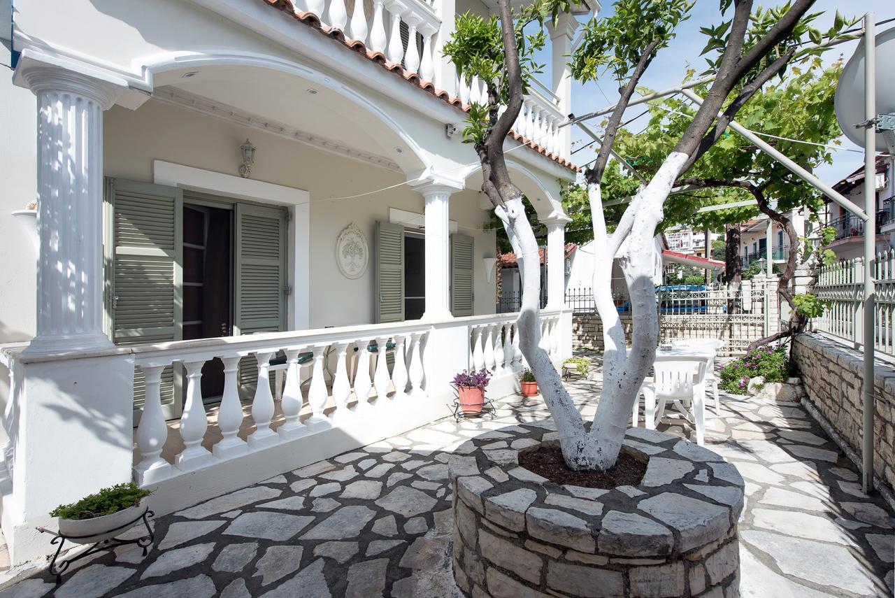 The Orange Garden Apartment Kassiopi Exterior foto